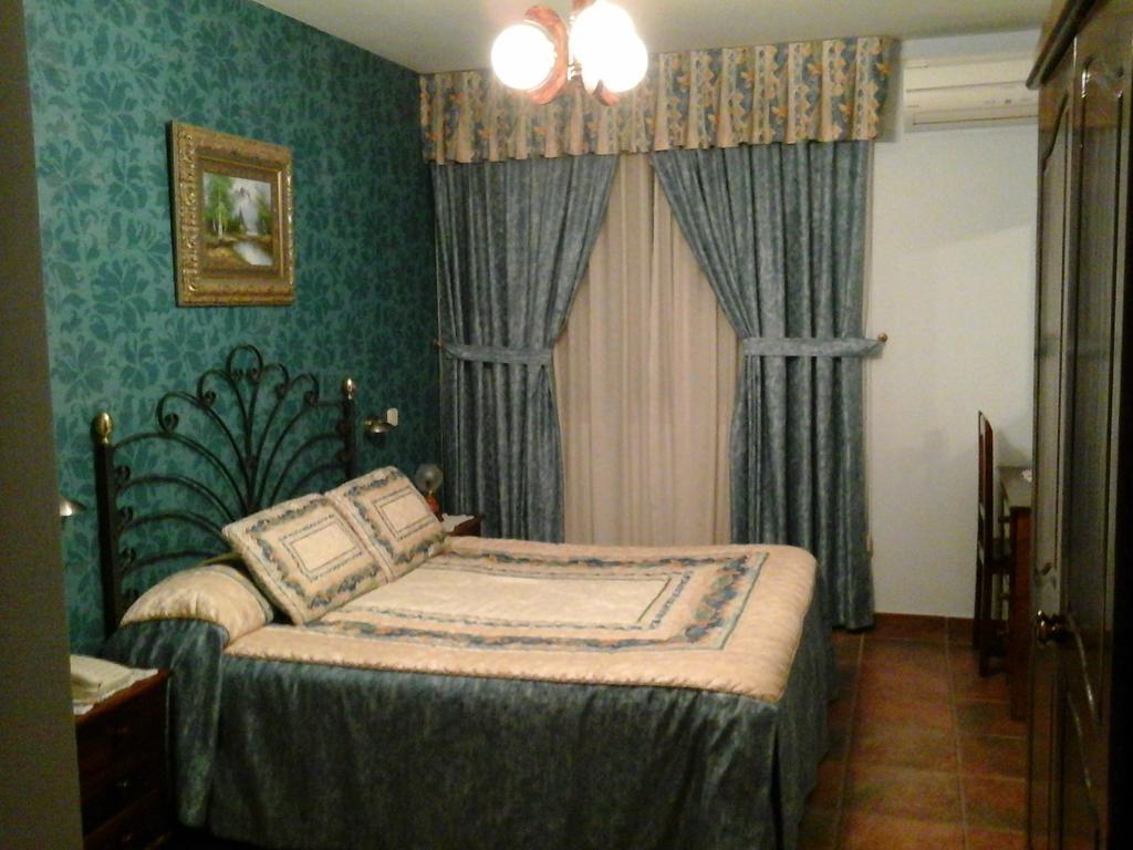 Hostal Pinera Vega De Espinareda Экстерьер фото