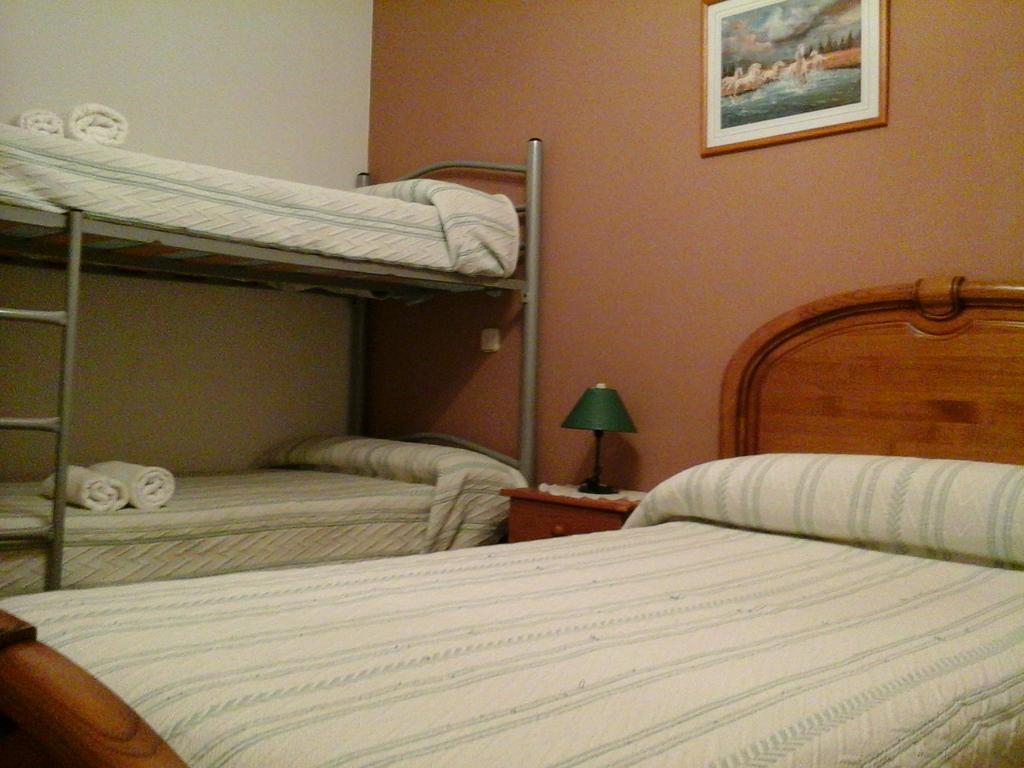 Hostal Pinera Vega De Espinareda Номер фото